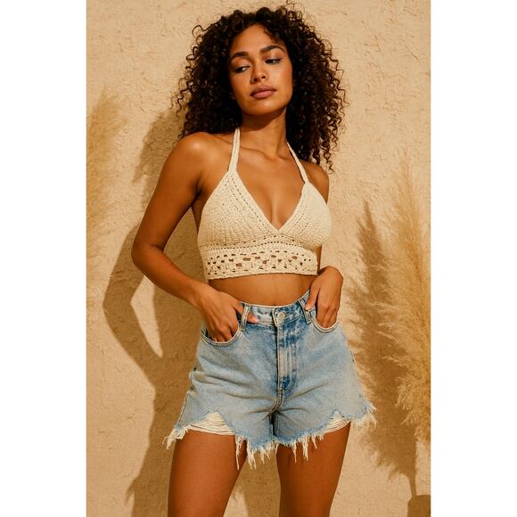 Fashion Nova V-waist High Rise Light Wash Distressed Cotton Denim Shorts Size 13 - Picture 1 of 7